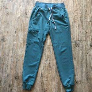 FIGS Zamora Jogger Scrub Pants in Hydrogreen